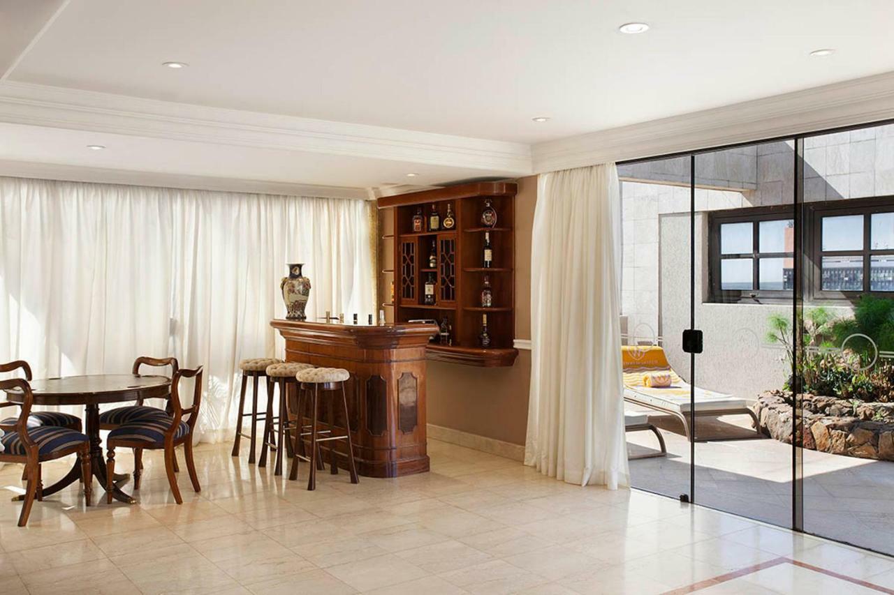 Hotel Windsor Plaza Brasília Exterior foto A wet bar in a home